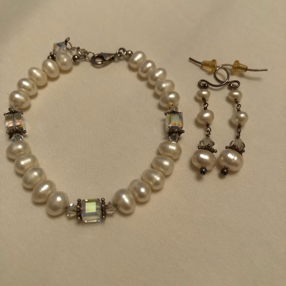 Pearl Bracelet & Earrings Set